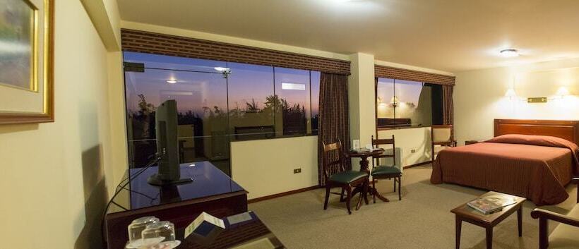 スイート, El Cabildo