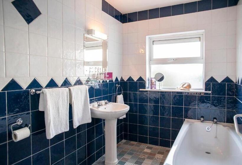 ファミリールーム, Emmet