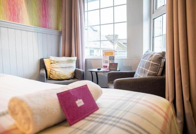 スタンダードトリプルルーム, Emmet