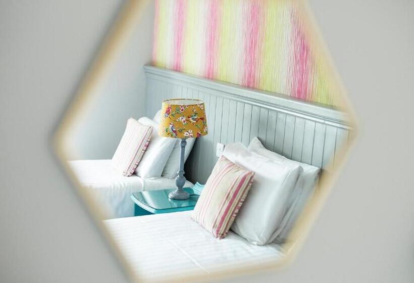 クラシックルーム, Emmet