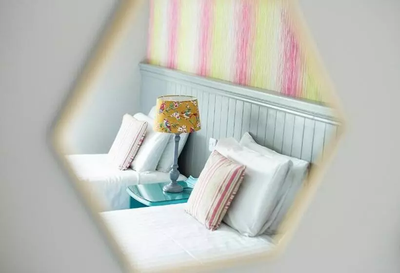 Habitación Clásica, Emmet