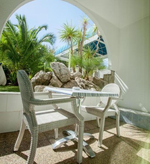 一楼标准间, Europe