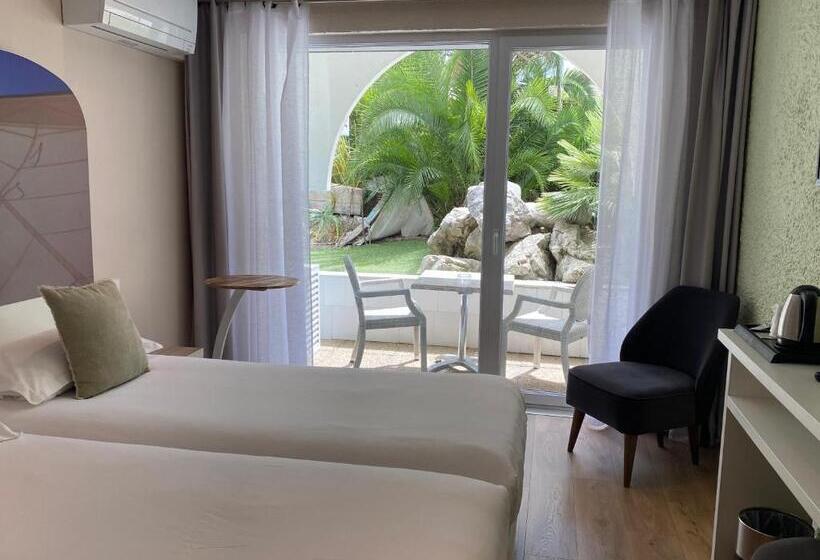 一楼标准间, Europe