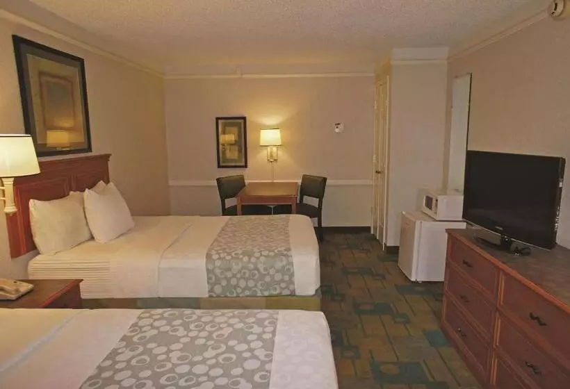 ２ダブルベッドのスタンダードルーム, La Quinta Inn By Wyndham Pensacola