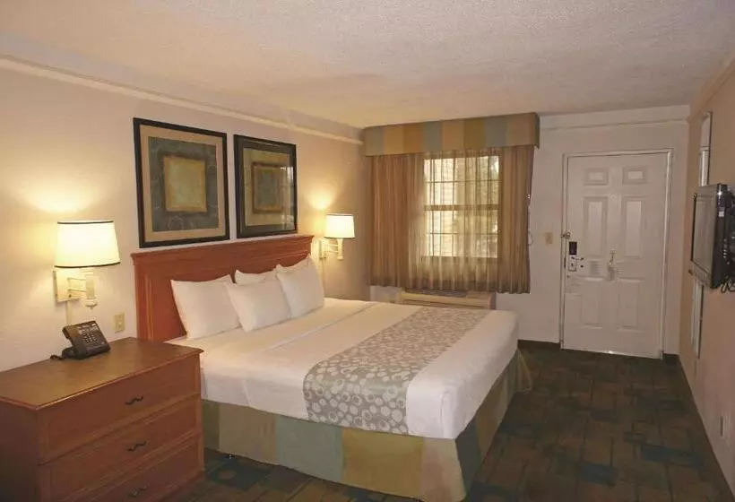 身障者適用キングサイズベッドルーム, La Quinta Inn By Wyndham Pensacola