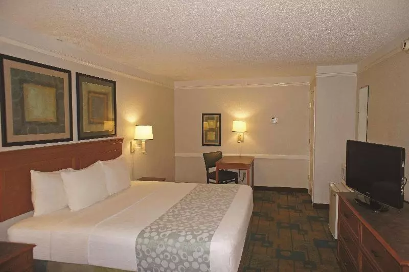 キングサイズベッドのスタンダードルーム, La Quinta Inn By Wyndham Pensacola