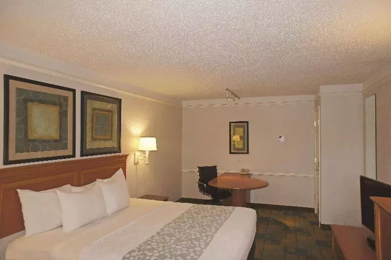 キングサイズベッドのスタンダードルーム, La Quinta Inn By Wyndham Pensacola