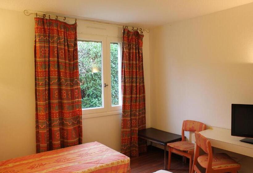 חדר סטנדרט לשלושה, Logis Les Provinciales