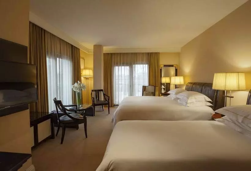 Superior Room, Lord Bagenal Inn