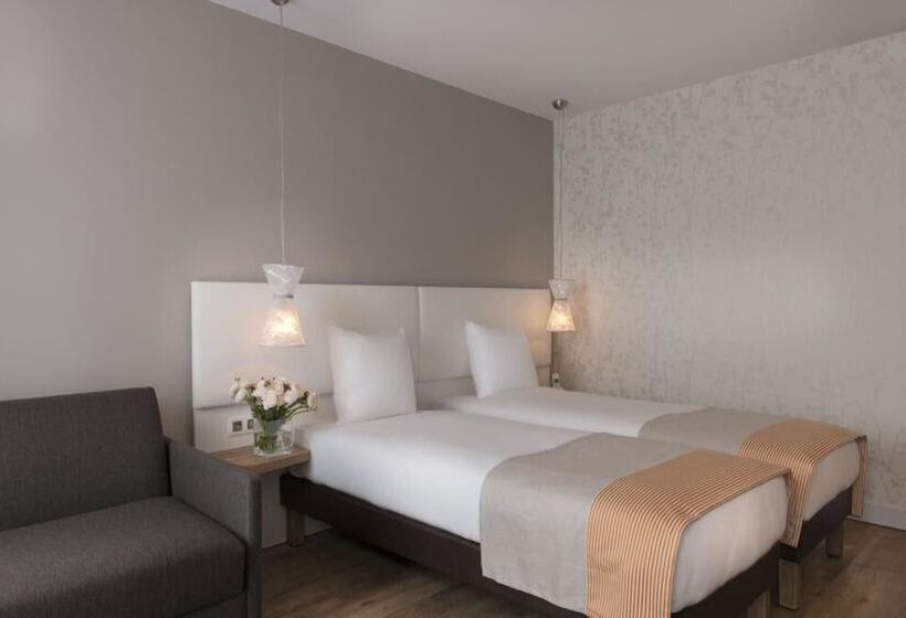 اتاق پریمیوم سه تخته, Magenta 38 By Happyculture