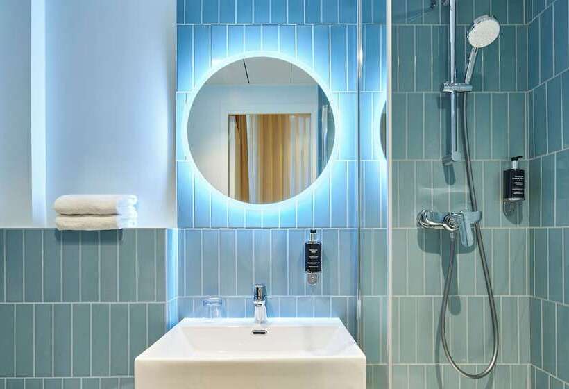 اتاق کلاسیک یک تخته, Magenta 38 By Happyculture