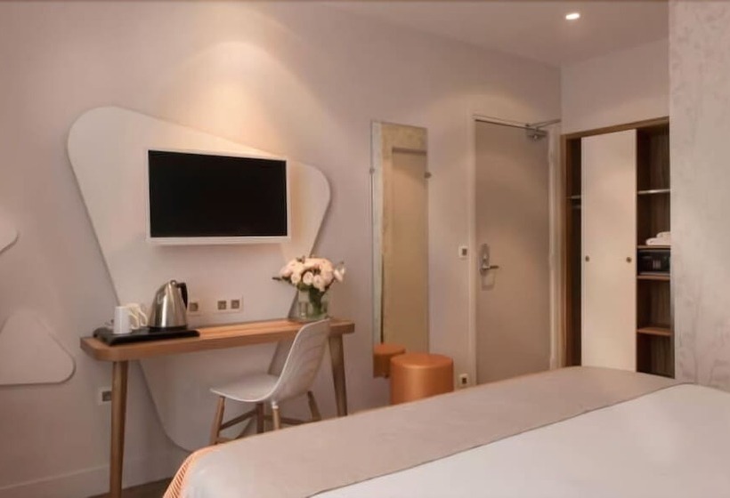 اتاق کلاسیک یک تخته, Magenta 38 By Happyculture