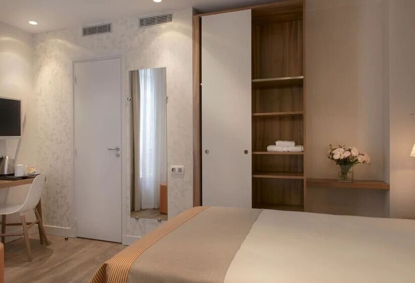 اتاق کلاسیک یک تخته, Magenta 38 By Happyculture