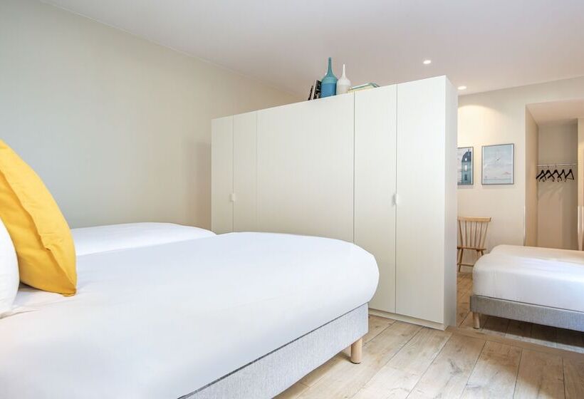 اتاق لوکس چهار تخته, Magenta 38 By Happyculture