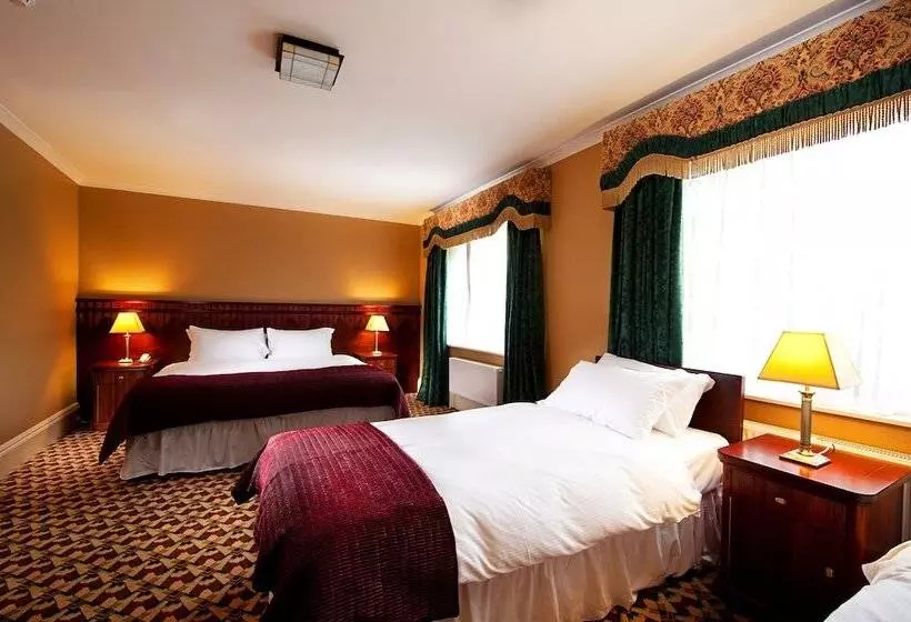 اتاق استاندارد سه نفره, Riverbank House