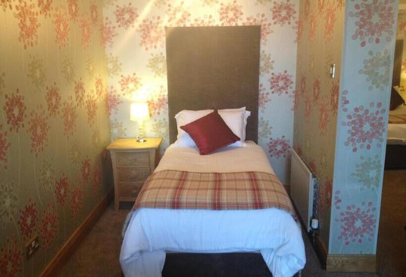 جناح عائلي, Royal Court