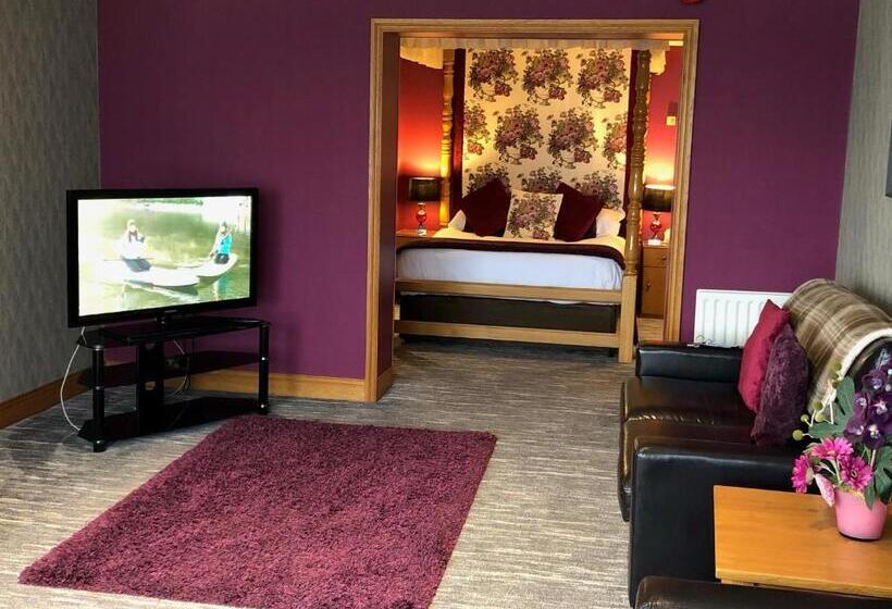 غرفة قياسية سرير كينج, Royal Court