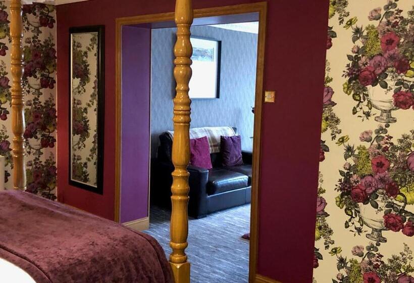 غرفة قياسية سرير كينج, Royal Court