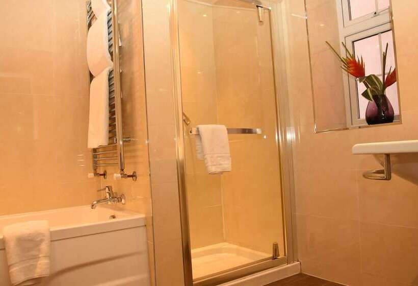 חדר סופריור, The Fairview Boutique