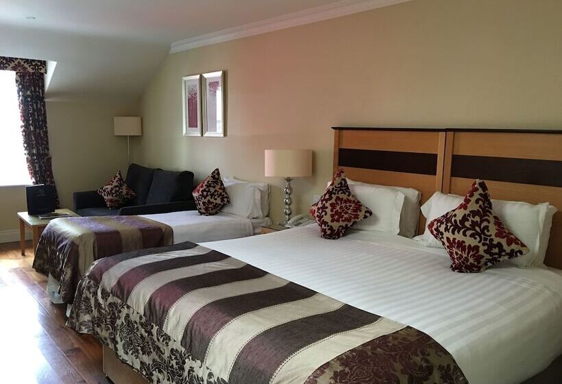 חדר סופריור, The Fairview Boutique