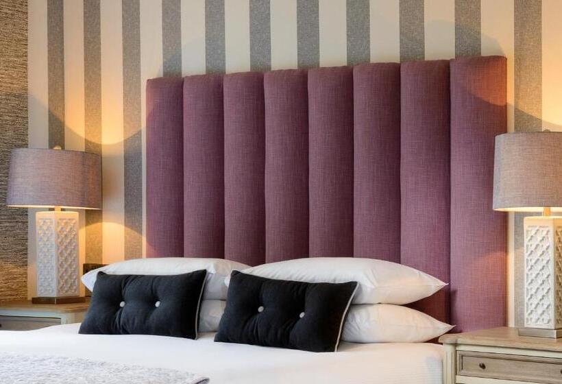 غرفة قياسية, The Victoria