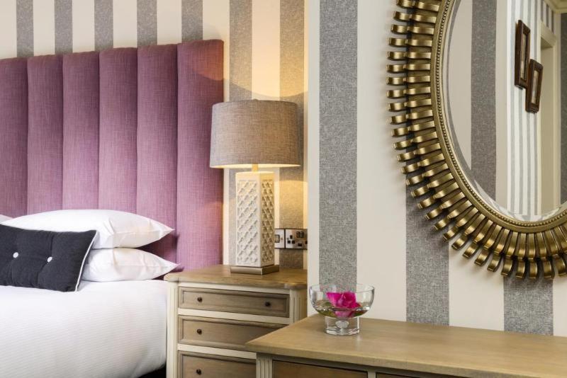 غرفة قياسية, The Victoria