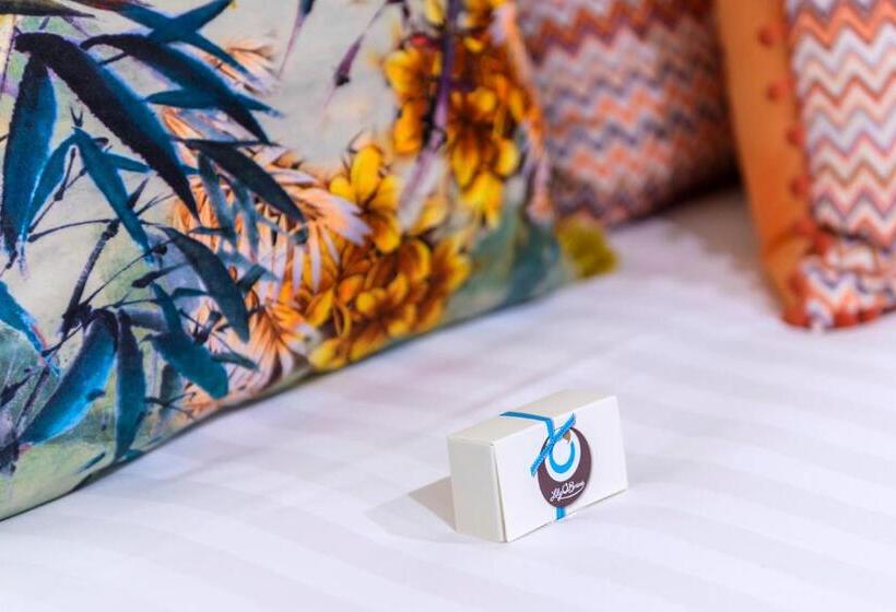 غرفة قياسية, The Victoria