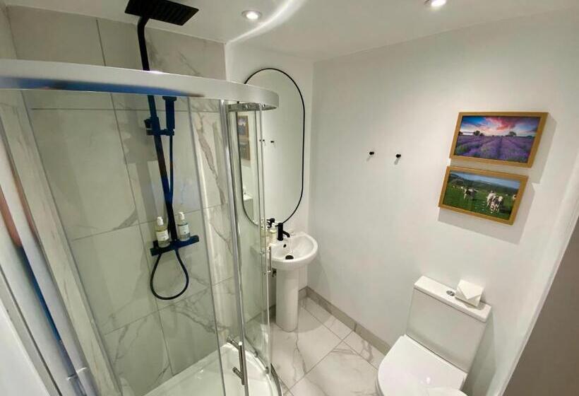 スーペリアールーム, The Lion At West Pennard