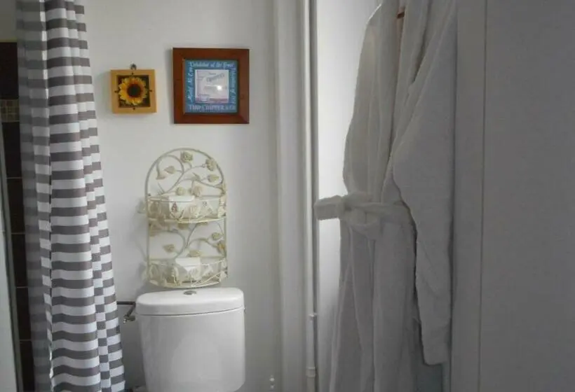 コンフォートトリプルルーム, Chambres D'hôtes Le Forgeron