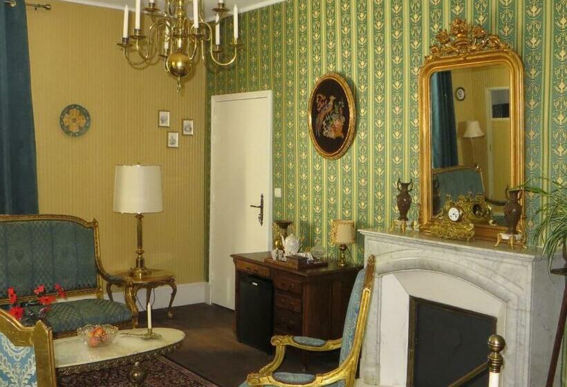 Номер Deluxe, Le Bailli De Montsaugeon