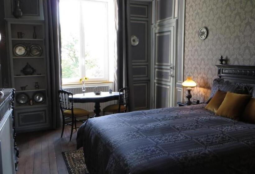 Номер Deluxe, Le Bailli De Montsaugeon