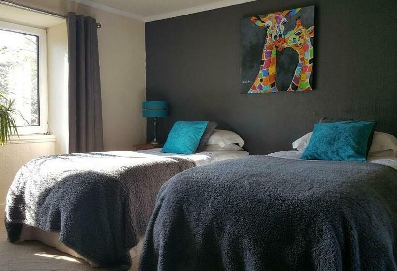 חדר סטנדרט, The Ship Inn