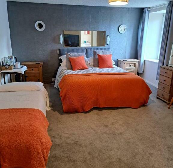 חדר סטנדרט, The Ship Inn