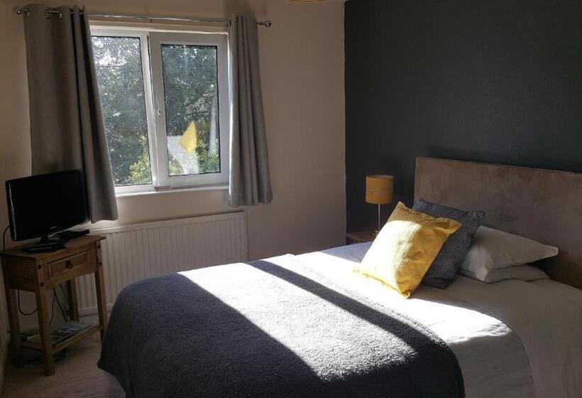 חדר סטנדרט, The Ship Inn