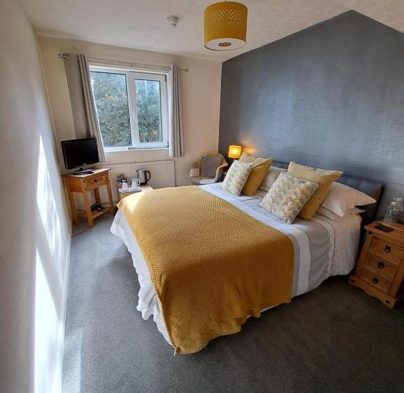 חדר סטנדרט, The Ship Inn