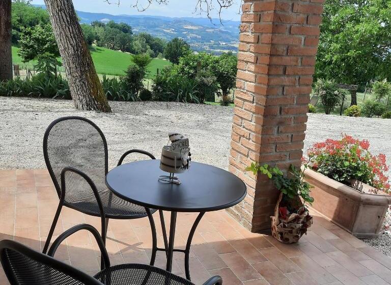 带1个卧室的带阳台的公寓, Agriturismo Il Truffarello Todi