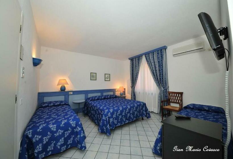 Четырехместный Номер Стандарт, Sardi