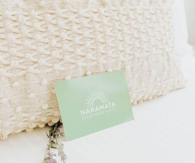 Lakosztály, Naramata Courtyard Suites