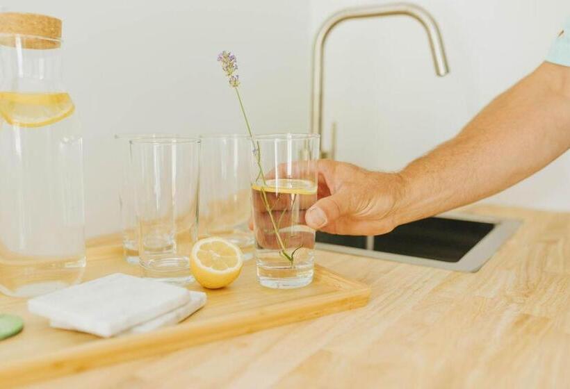 Lakosztály, Naramata Courtyard Suites