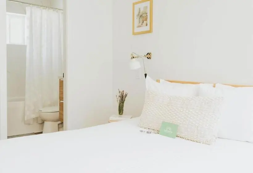 デラックスルーム, Naramata Courtyard Suites