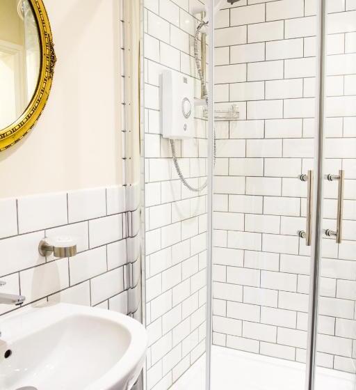 اتاق لوکس, Fair Oak House Exeter Airport