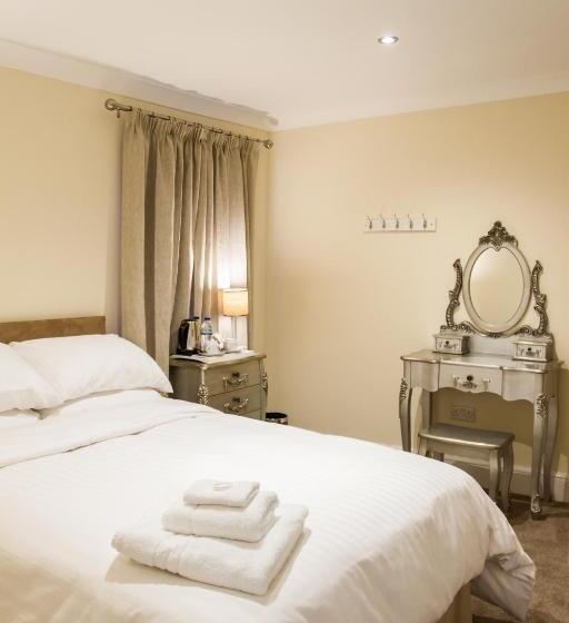 اتاق لوکس, Fair Oak House Exeter Airport