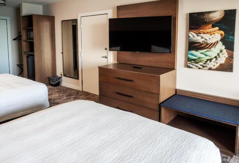 غرفة قياسية مطلّة علي البحيرة, Grand Superior Lodge