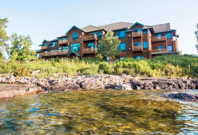 جناح مطل على البحيرة, Grand Superior Lodge