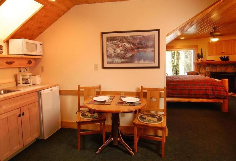 جناح مطل على البحيرة, Grand Superior Lodge