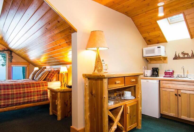 جناح مطل على البحيرة, Grand Superior Lodge