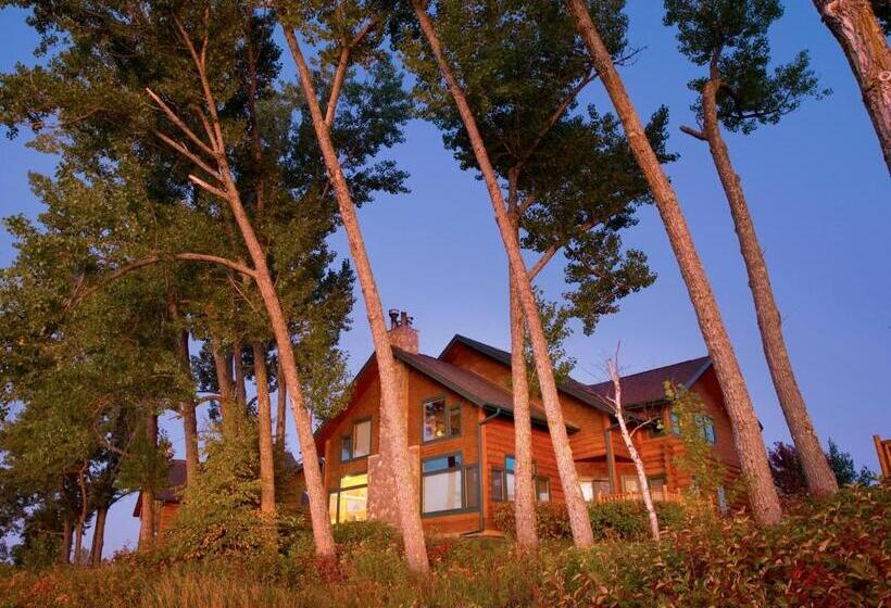 جناح مطل على البحيرة, Grand Superior Lodge