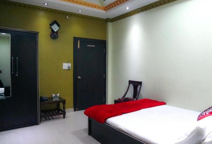 デラックスルーム, Parvati Palace Sehore