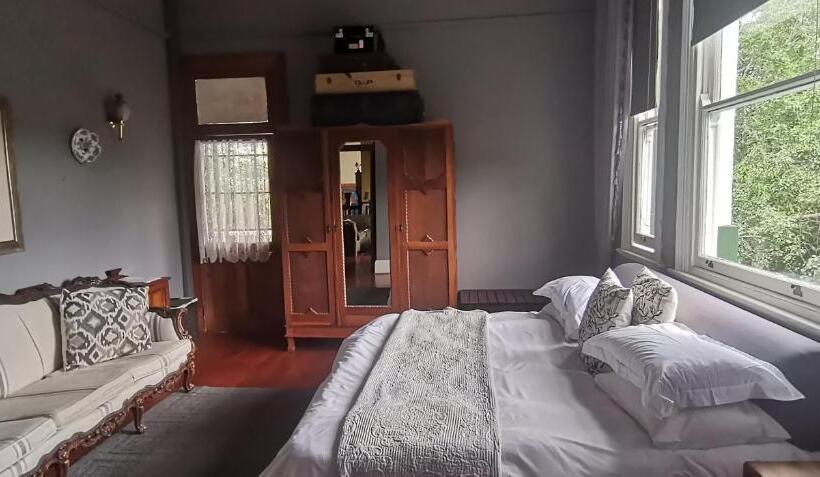 חדר סטנדרט נוף להרים, Royston Hall Historical Guesthouse