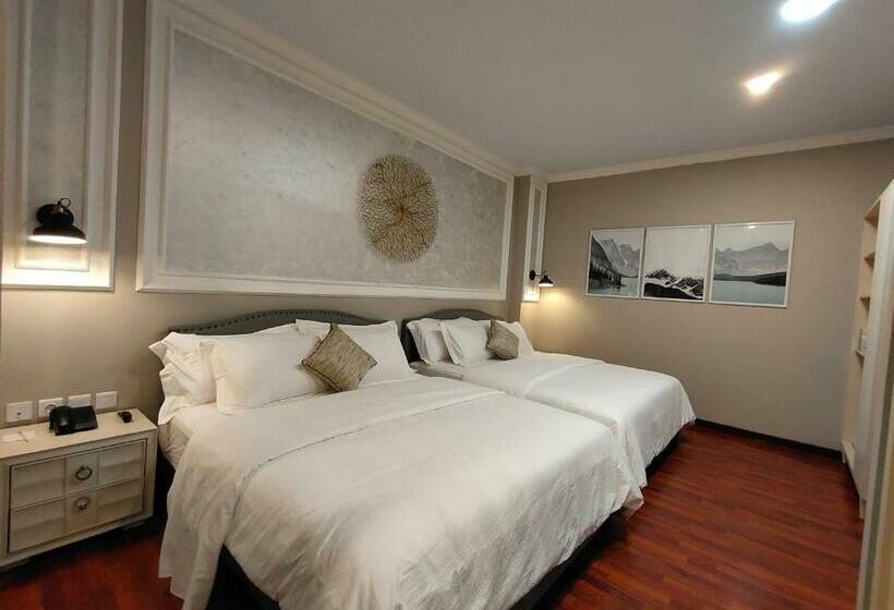 חדר משפחתי, Villa Emitta